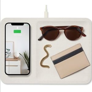 Wireless Charging Station NWT in box 📦